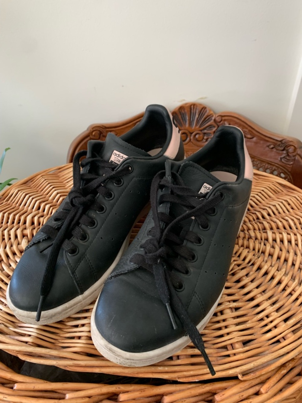 adidas Stan Smith signed and endorsed Black Leather Sneakers with Pink Heel Tab